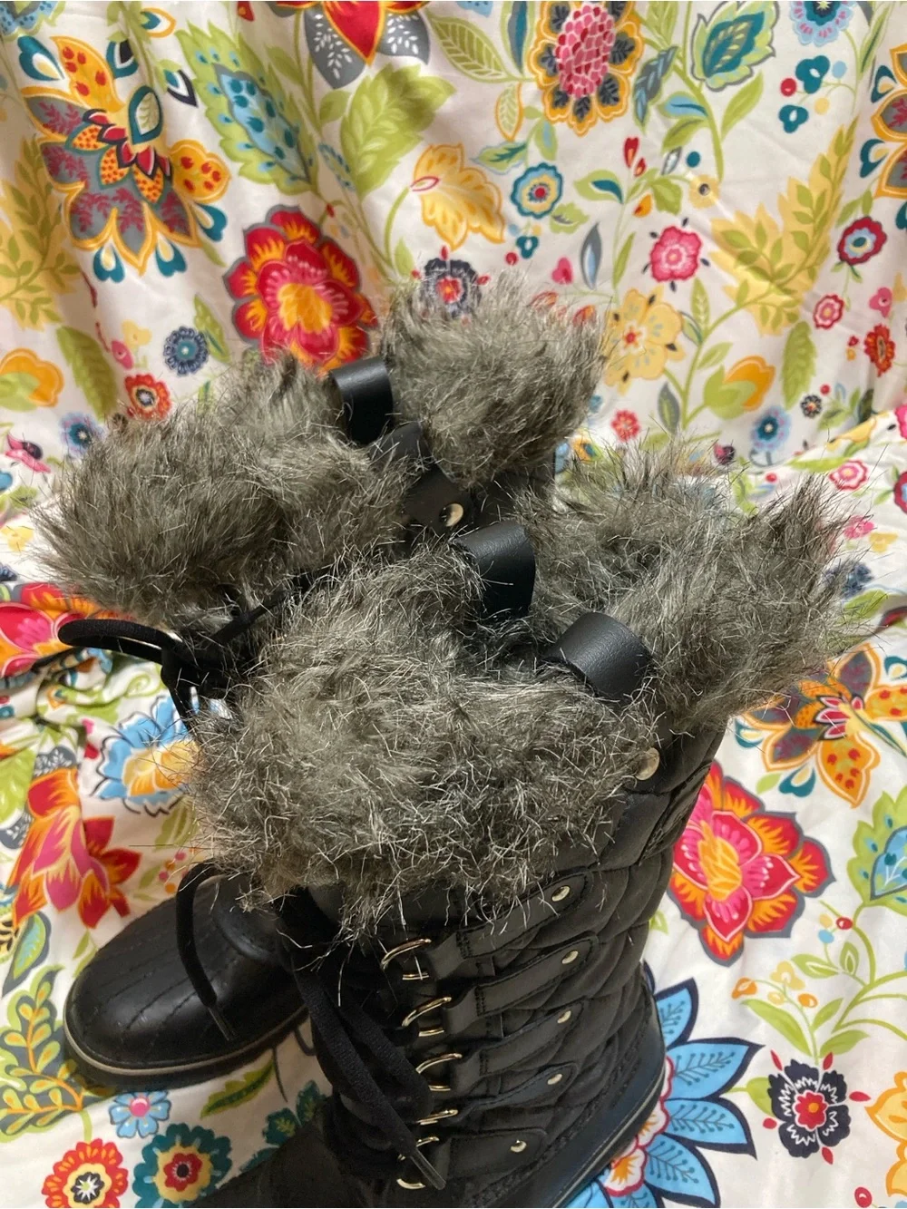 Sorel Women's Tofino II Fur Trim Waterproof Lace Up Black in Size 7.5